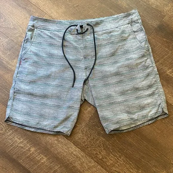Rhone 9Inch Tech Boardshorts - Size 36 - Picture 2 of 6